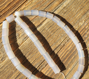 Akaatti pyöreä sylinteri 10x8mm harmahtava natural irtohelmi