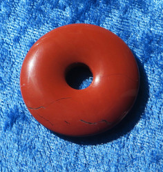Riipus punainen jaspis kividonitsi 35mm