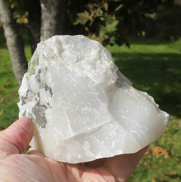 Kvartsiitti sammalkivi 1358g 105x100x85mm Suomi Hi123a