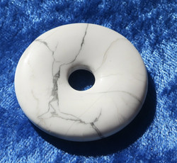 Riipus magnesiitti valkoinen kividonitsi 40mm