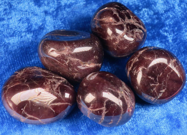 Almandiini granaatti rumpuhiottu 20-25g Brasilia
