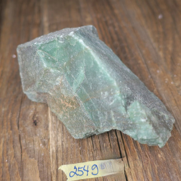 Aventuriini vihreä raaka  254g 100x55x40mm Luosto Suomi Hi149