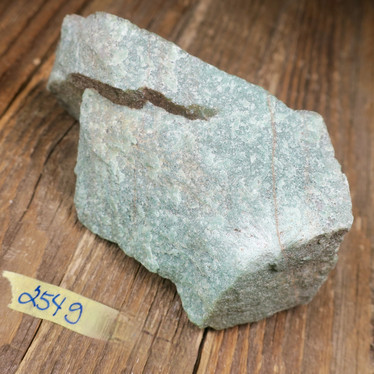 Aventuriini vihreä raaka  254g 100x55x40mm Luosto Suomi Hi149