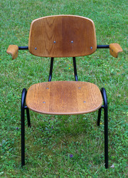 Kaunis 60-luvun tuoli, Kurt Hvitsjö, musta putkirunko / taivutettu vaneri