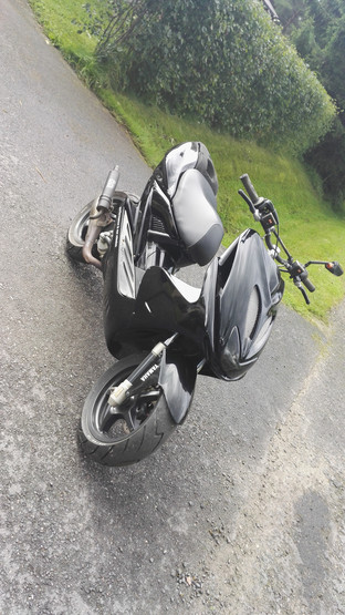 TNT katesarja, musta, Yamaha Aerox <-12