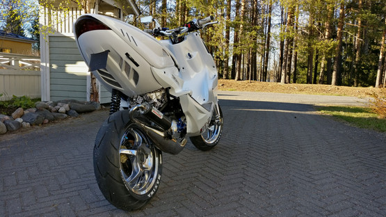 BCD Extreme Undertray valkoinen, Yamaha Aerox <-12