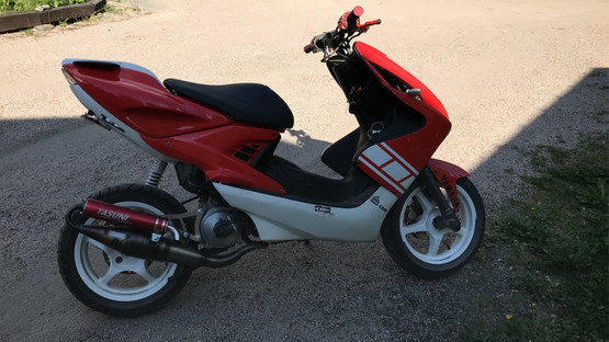 BCD Extreme Undertray valkoinen, Yamaha Aerox <-12