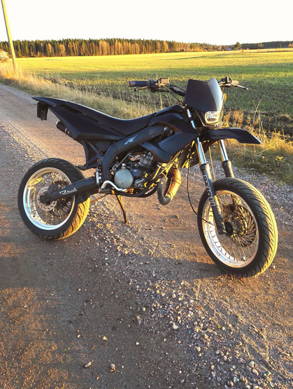 Toxik katesarja, musta, Derbi Senda X-treme <-09