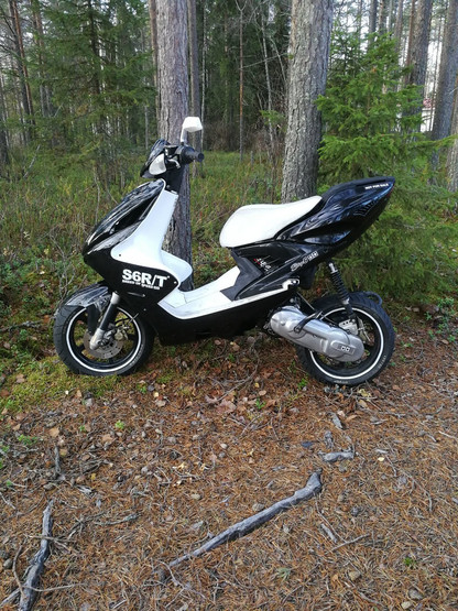Polvikate, valkoinen, Yamaha Aerox <-12