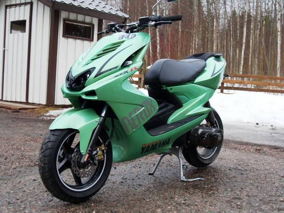 TNT etuvalo musta, Yamaha Aerox <-12