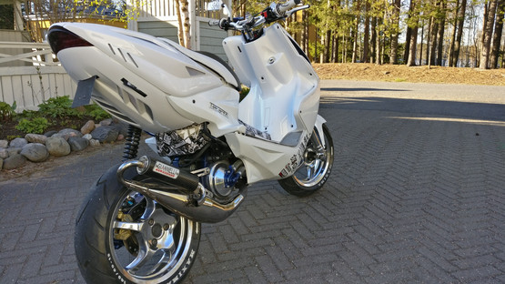 BCD takakatteet + ducktail, valkoinen, Yamaha Aerox