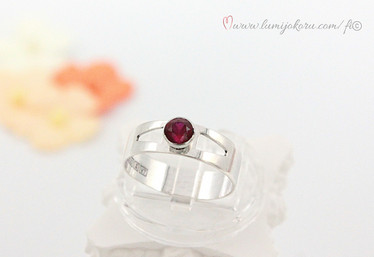 Sormus 18mm hopeaa