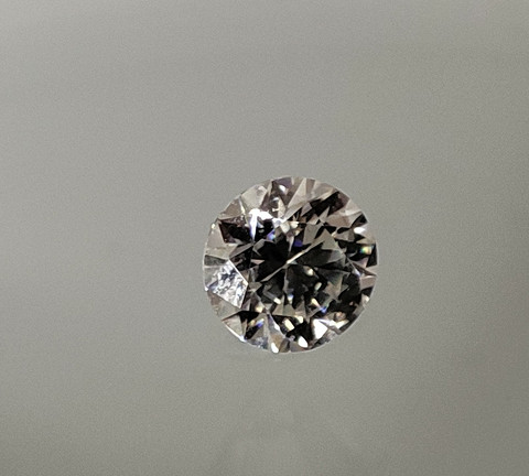 Moissaniitti / moissanite 1,2ct / 7,1mm  väritön kirkas briljanttihionta