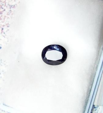 (040) Safiiri, 3,9ct erikoinen väri