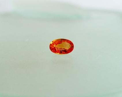 (100) oranssi safiiri VVS 0,6ct
