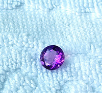 luonnollinen Ametisti  7,6mm kuvallisella aitoustodistuksella