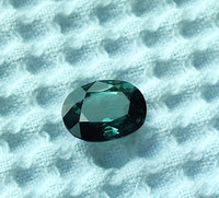 Burmalainen spinelli 6ct , harvinainen koko ja väri, kuvallisella GIT todistuksella