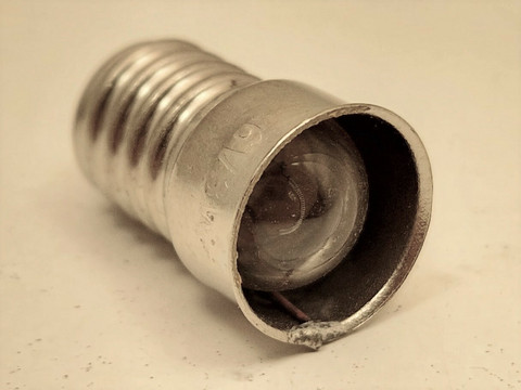 Laturilamppu 6V