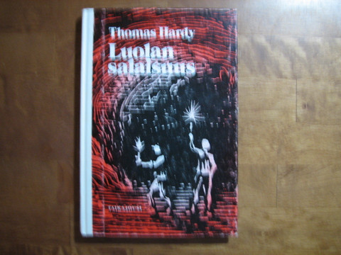 Luolan salaisuus, Thomas Hardy