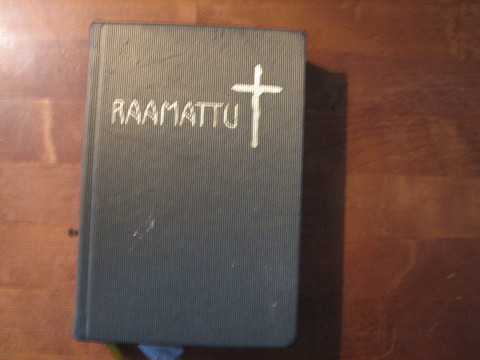 Raamattu, 1992, sisältää Vanhan Testamentin apokryfikirjat