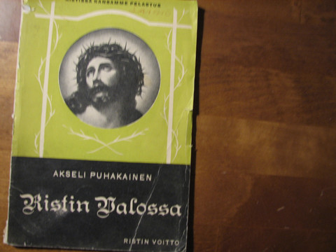 Ristin valossa, Akseli Puhakainen