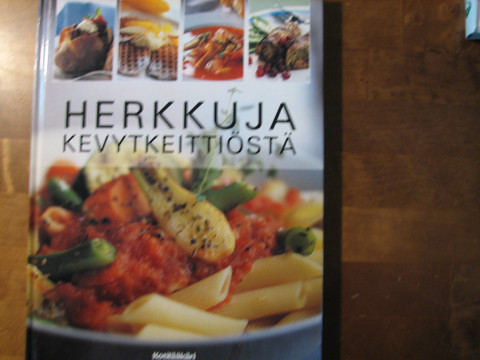 Herkkuja kevytkeittiöstä, Soili Soisalo