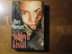 Ashleyn kissat, Mary Stewart