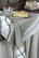Ib Laursen keittiöpyyhe vaaleapohja ja ruskean ja mustansävyinen iso ruutukuvio