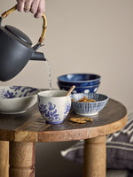 Petunia kuppi hand painted stoneware