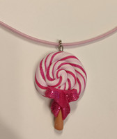 Pinkki tikkarikaulakoru