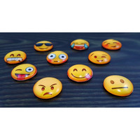 Hymiö jääkaappi magneetti 12 kpl 0,49€ kpl.