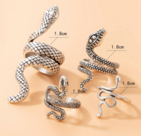 Käärme sormuksia 4kpl 2,90€