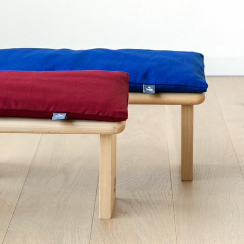 Seat cushion for meditation bench
