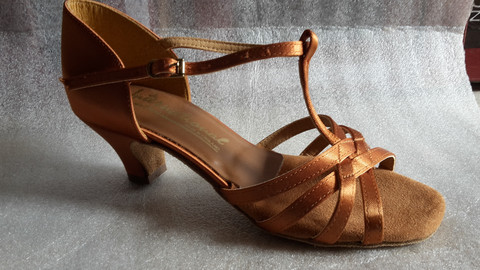 IDS T-Bar Melissa Junior, Tan, Reg UK 1,5  (eur 33)