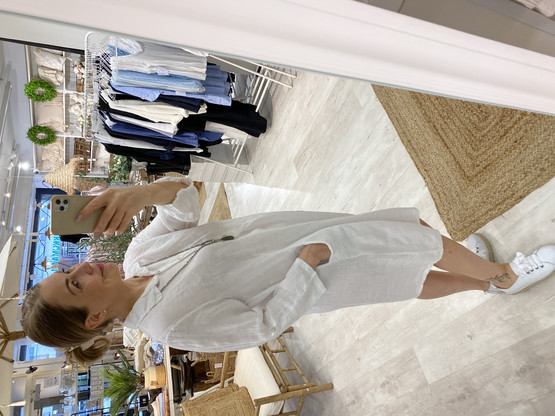 JULIANA PELLAVATUNIKA VALKOINEN
