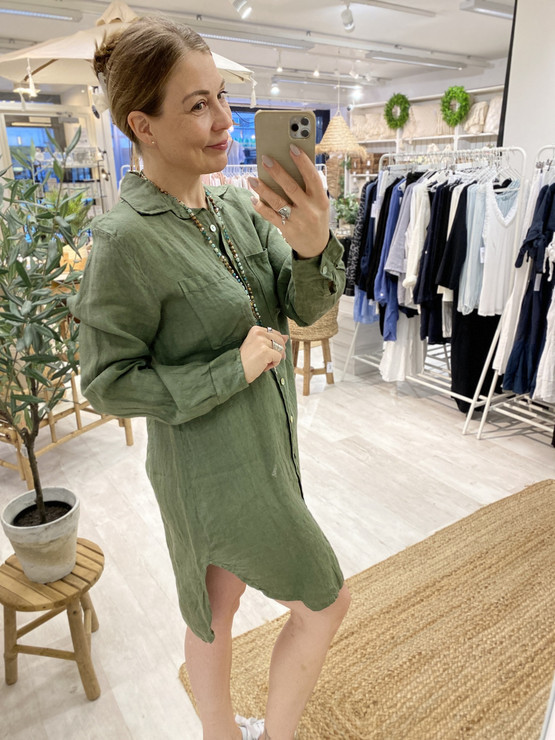 JASMINE PELLAVATUNIKA KHAKI