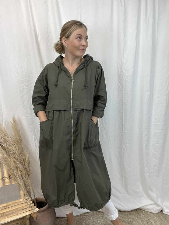 DONNA TAKKI KHAKI