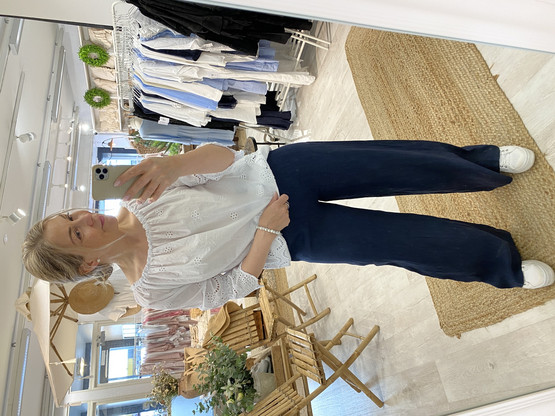 RAQUEL PELLAVAHOUSU NAVY