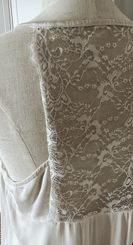 MONA TOPPI BEIGE