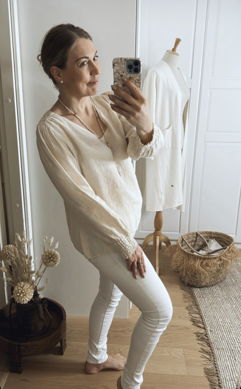 STEFANIE PELLAVAPAITA MILKY