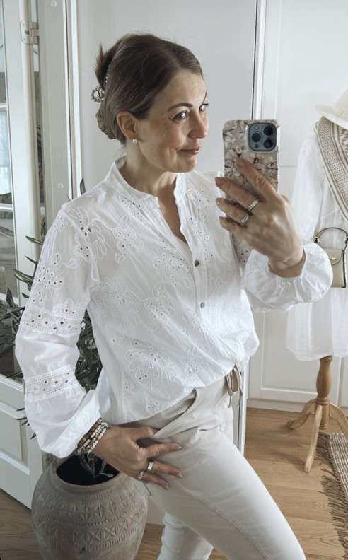 ALISON PUUVILLAPAITA VALKOINEN