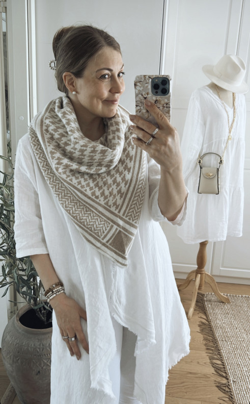 ROSIE VILLASEKOITEHUIVI BEIGE