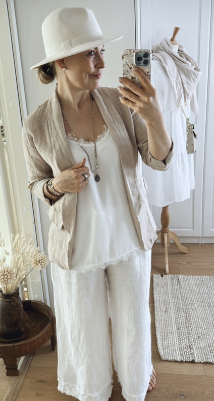 NANA PELLAVAJAKKU BEIGE