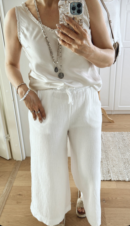 LYNNE PUUVILLAHOUSUT VALKOINEN