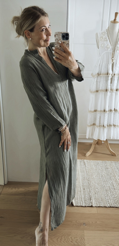 SHAKIRA PELLAVAKAFTAANI KHAKI