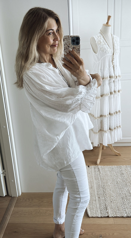CAROLINE PELLAVAPAITA VALKOINEN