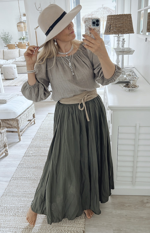 FARAH PUUVILLAHAME KHAKI