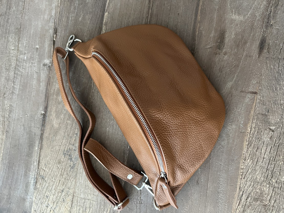 CROSSBODY L KONJAKKI