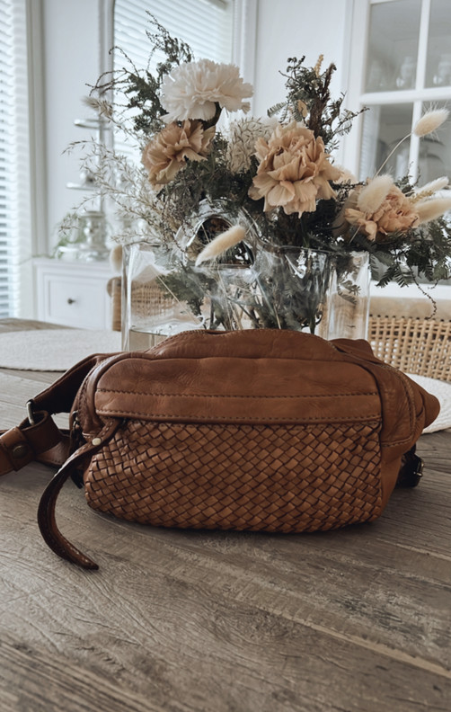 PUNOTTU CROSSBODY KONJAKKI