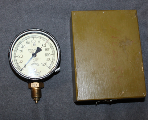 CCCP manometer. TM3, max 120kg/cm2, phosphorescent dial.